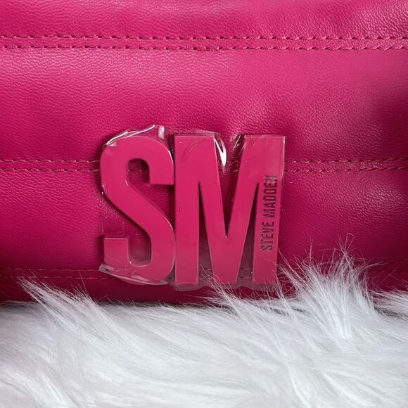 NWT Steve Madden (BZOIA) Crossbody Bag w/AirPod Case & I.D. Card Holder- Fuschia - Picture 4 of 13